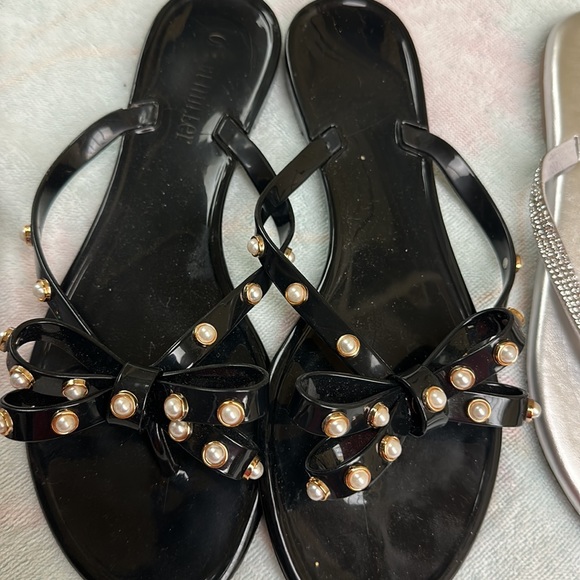 3 pair flip flops, women’s size 7. - Picture 4 of 6